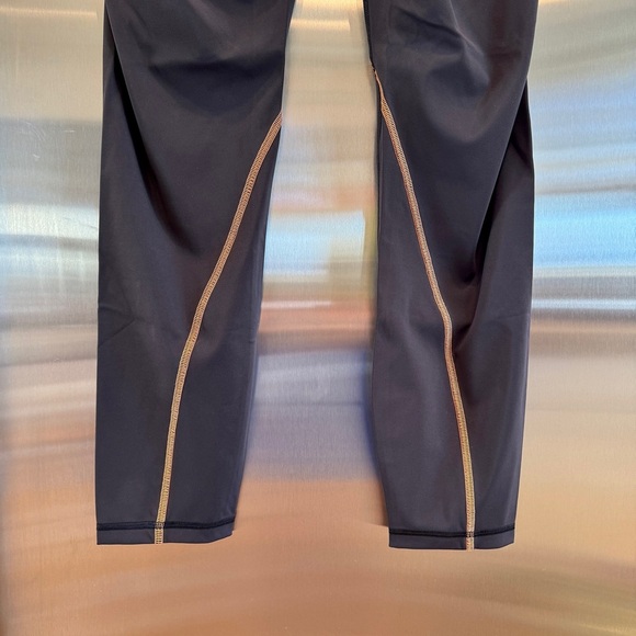 NWT Lululemon Power Thru Legging x Barry’s Tights in Black Orange colour seam​ - Picture 13 of 16